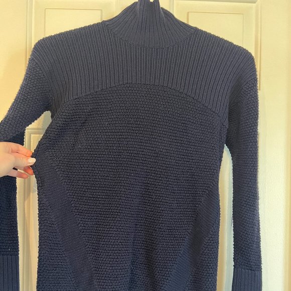 LULULEMON 100% MERINO WOOL TURTLENECK SWEATER - Picture 2 of 4